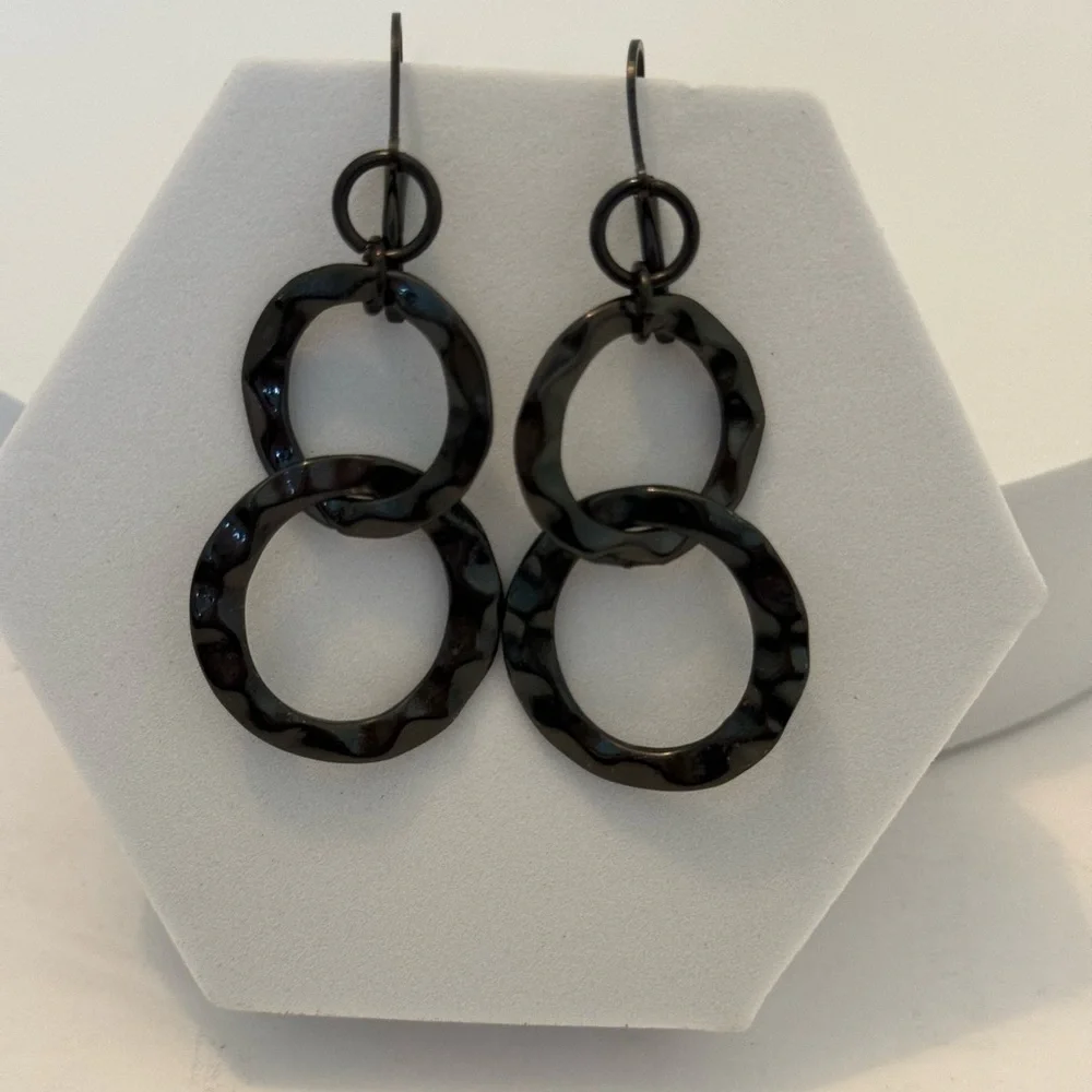 Black shiny triple hoop earrings
